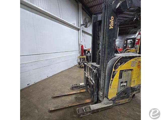 2018 Yale NR045EB