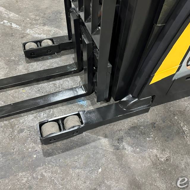 2022 Yale NR045EC