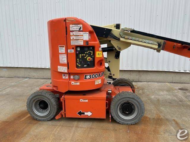 2014 JLG E300AJP