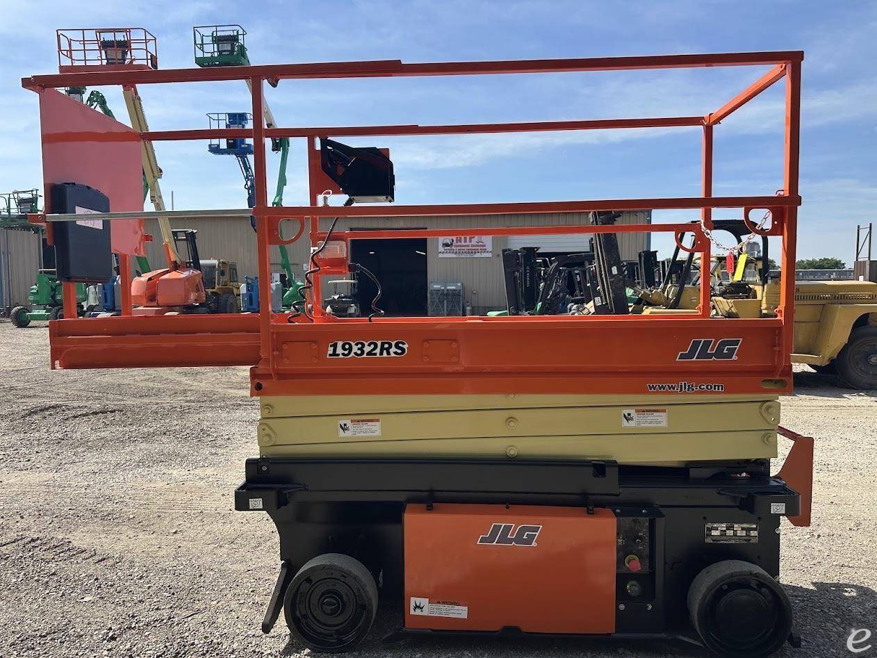 2015 JLG 1932RS