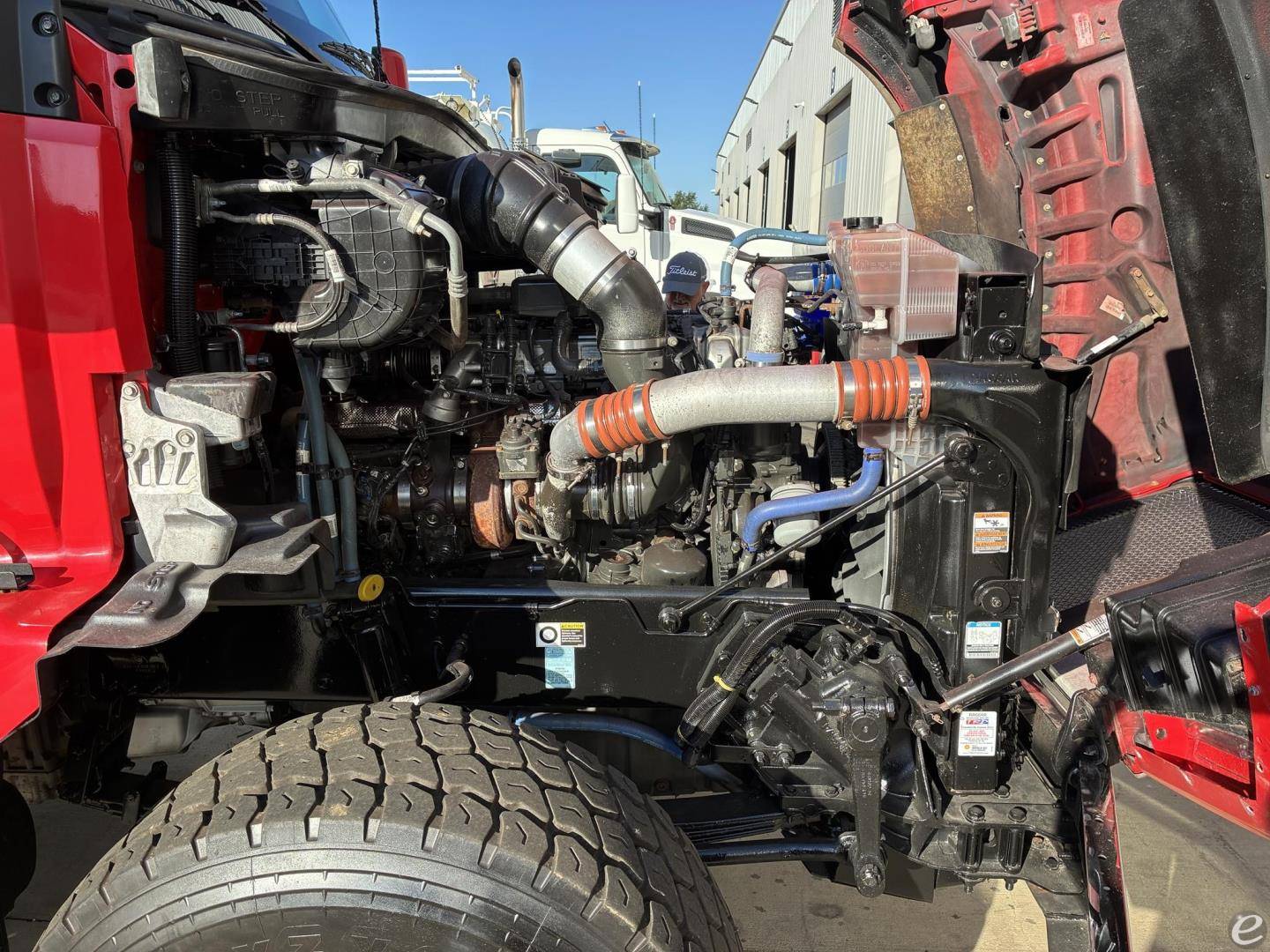 2023 Kenworth T880