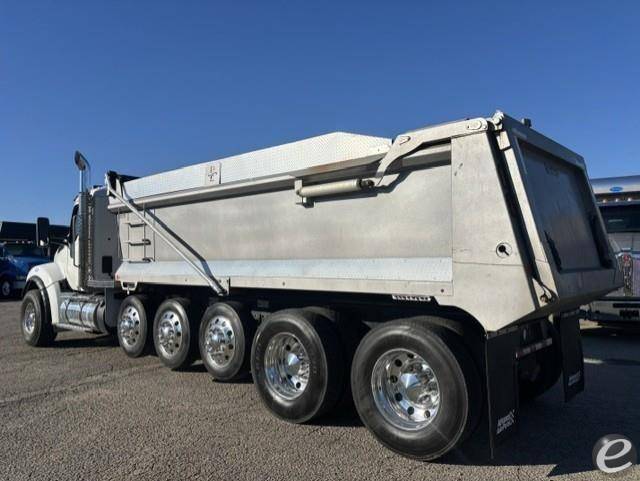 2023 Kenworth T880S