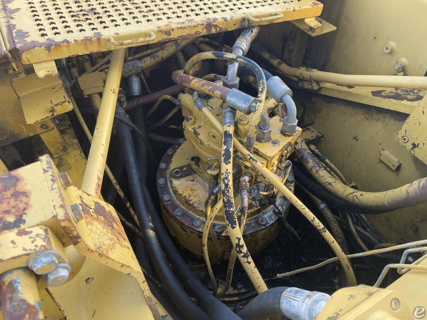 1992 Cat 330L