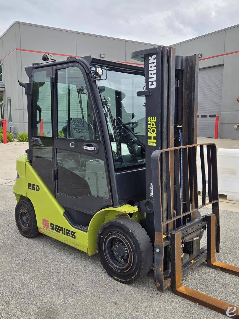2022 Clark S25D