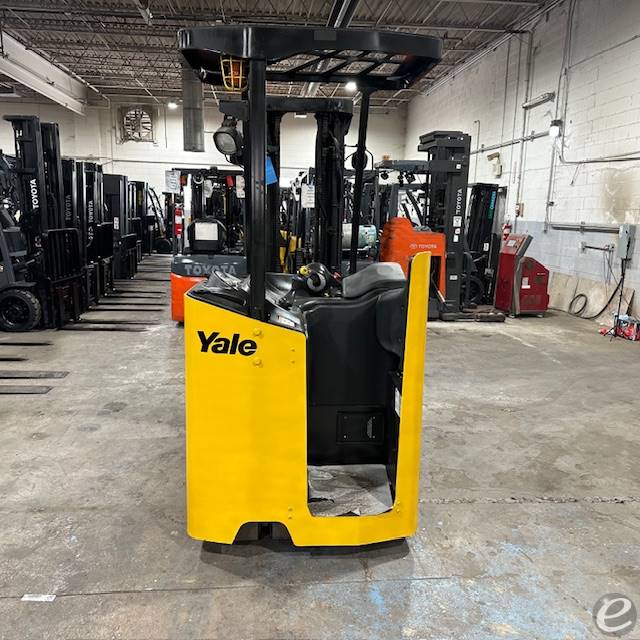 2022 Yale ESC040AD