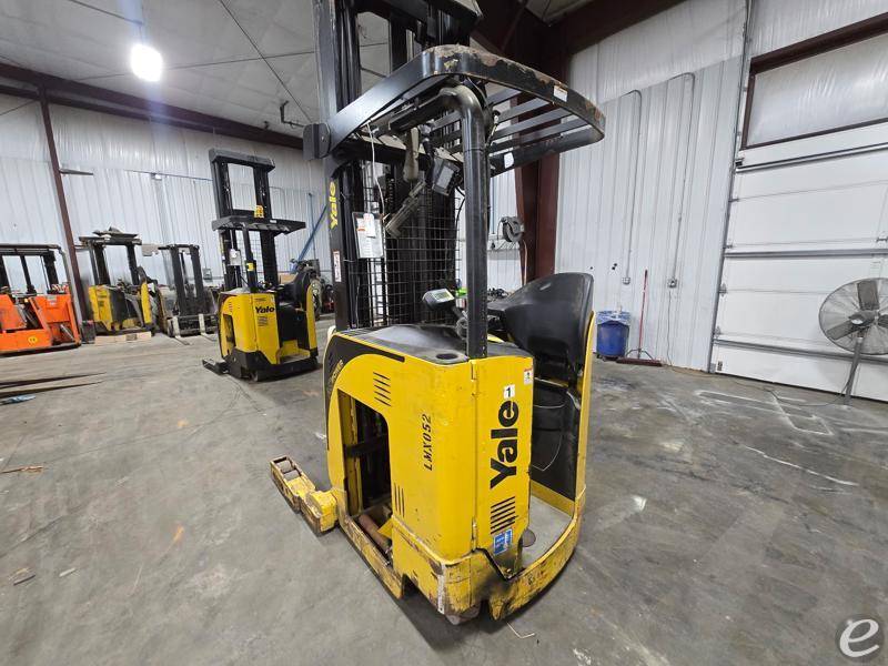 2012 Yale NR045EB
