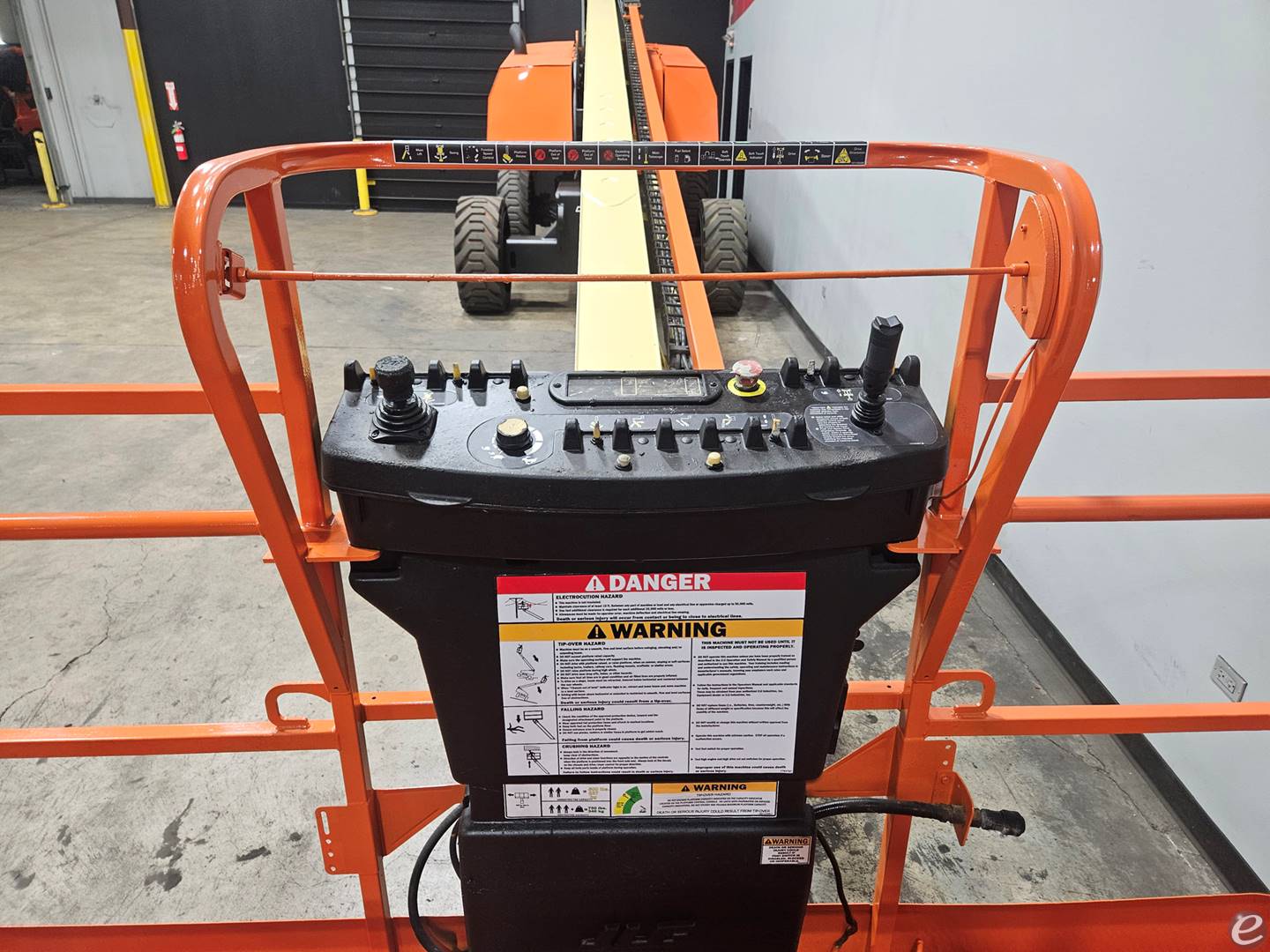 2015 JLG 800S