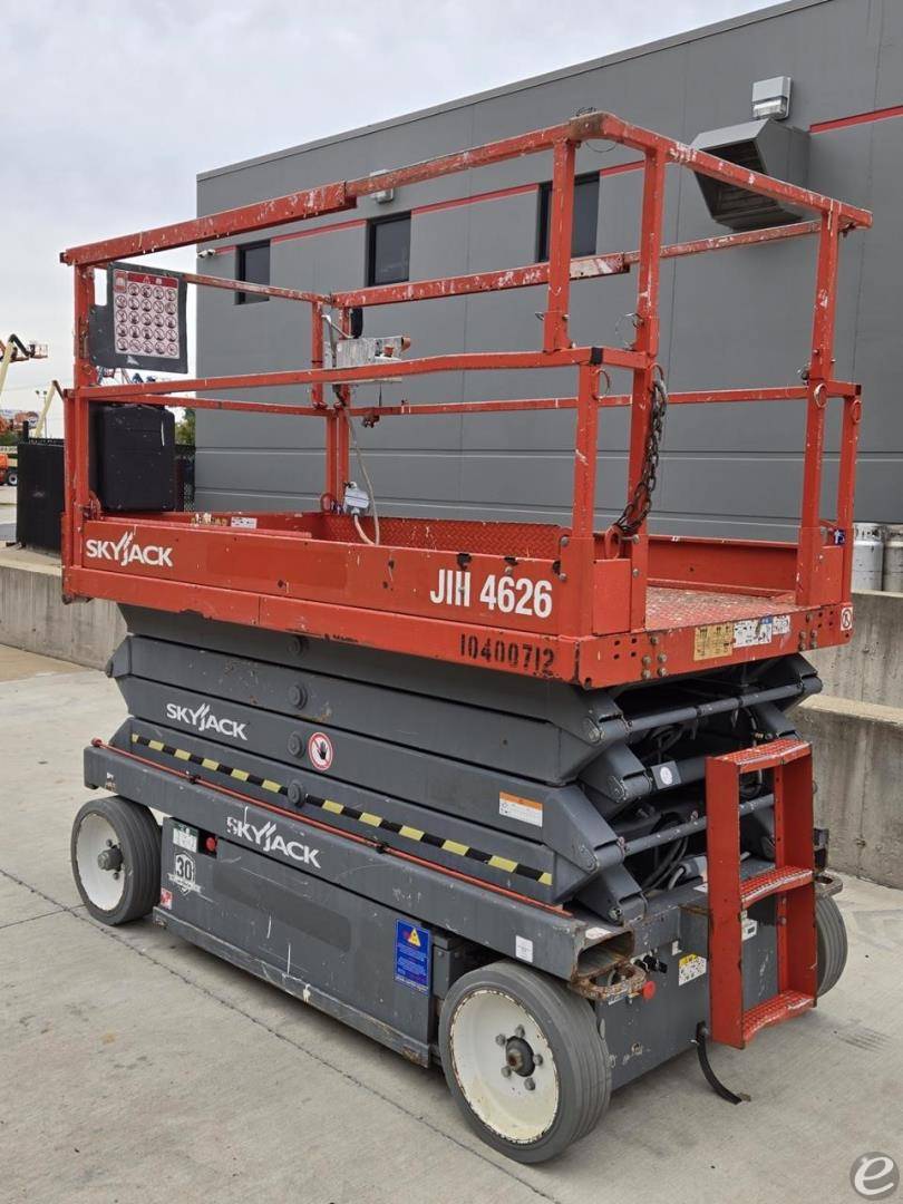 2015 Skyjack SJIII4626 Electric Scissor Lift - 123Forklift