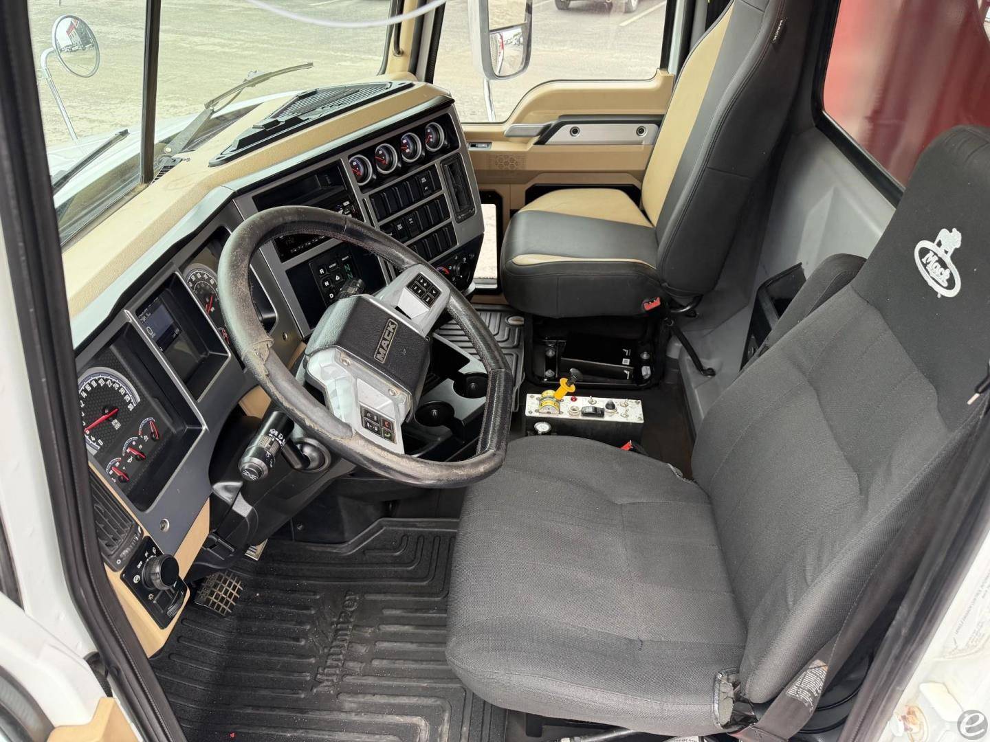 2020 Mack GRANITE 64FR