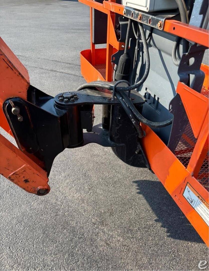 2014 JLG 660SJ