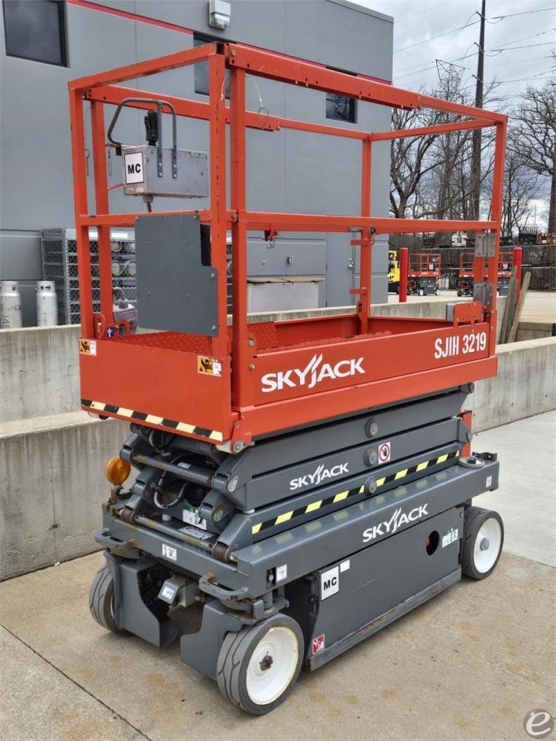 2019 Skyjack SJIII3219 Electric Scissor Lift - 123Forklift
