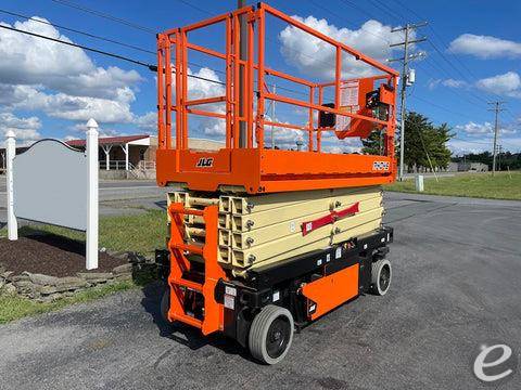 2023 JLG R4045