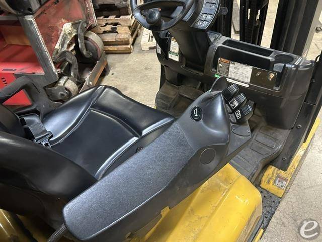 2017 Yale GLC050VXNDAE083