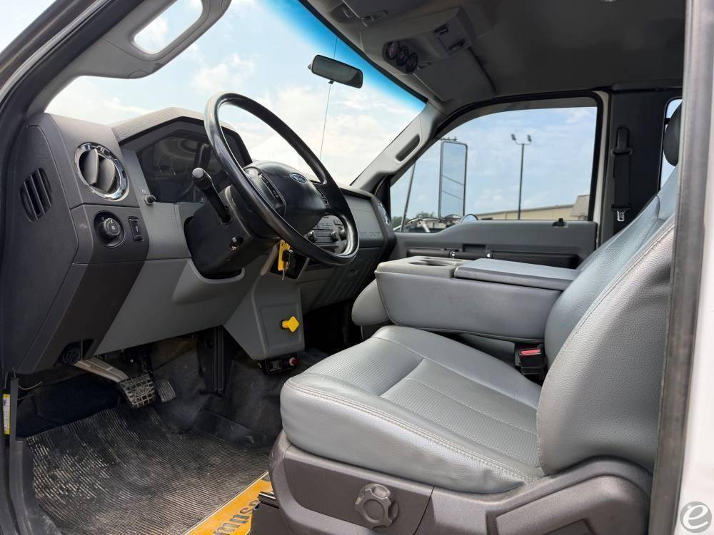 2015 Ford F750 XLT SD