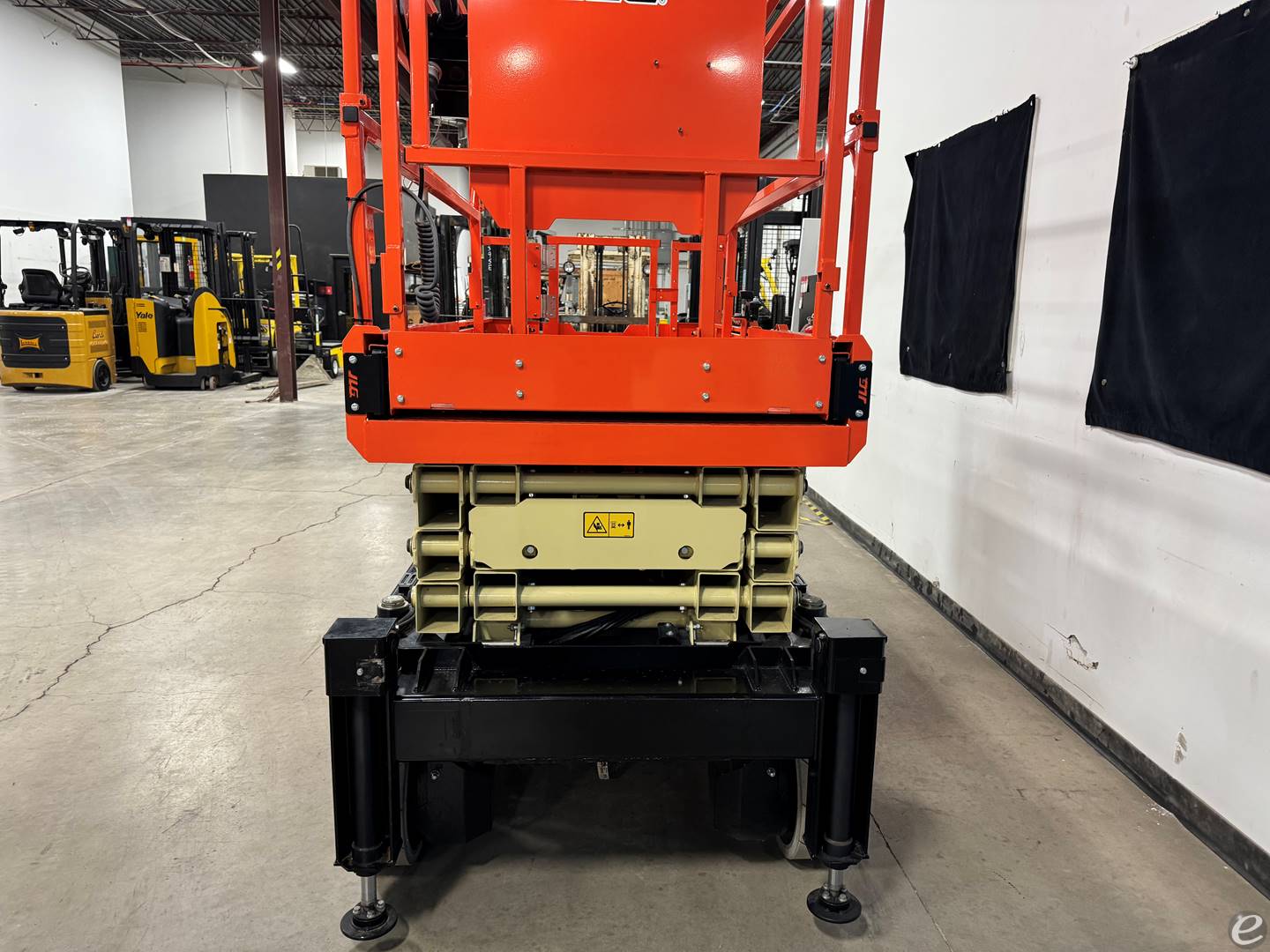 2023 JLG ES2646