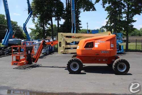 2017 JLG 450AJ