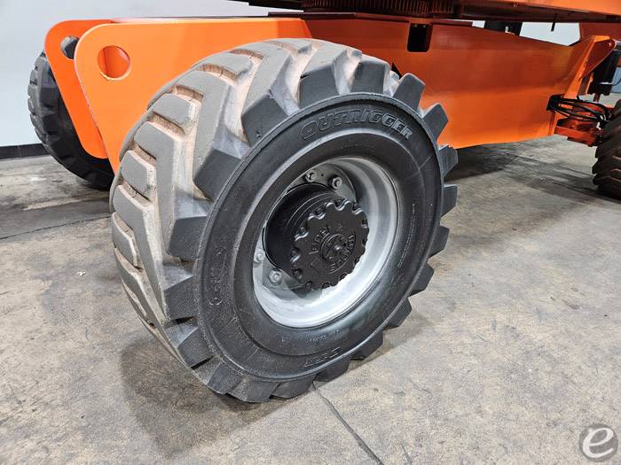 2012 JLG 800A