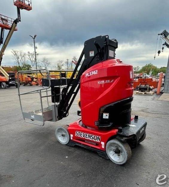2021 Manitou 26VJR