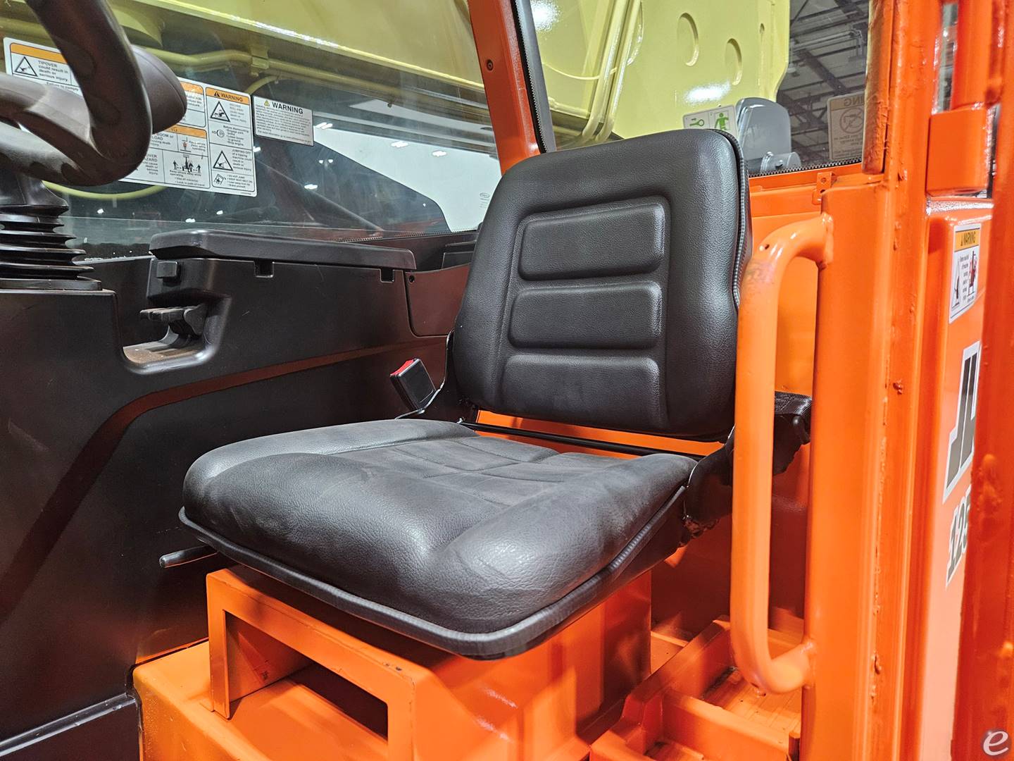 2021 JLG 1255