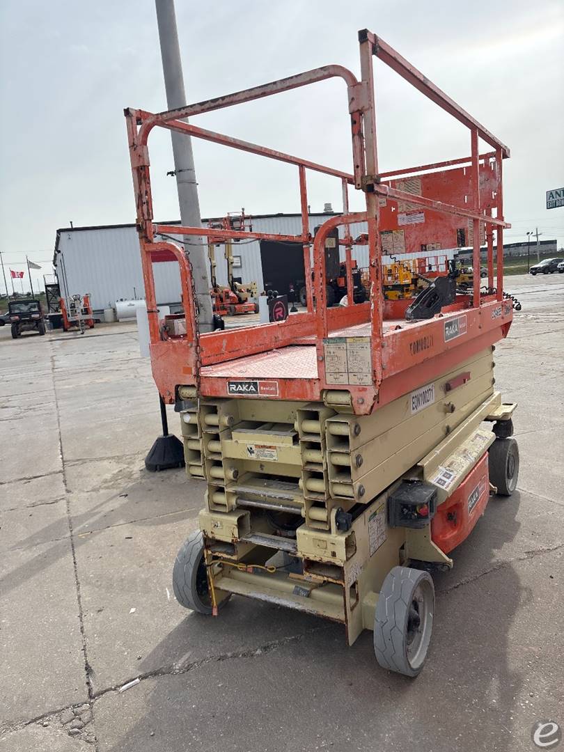 2019 JLG 3246ES
