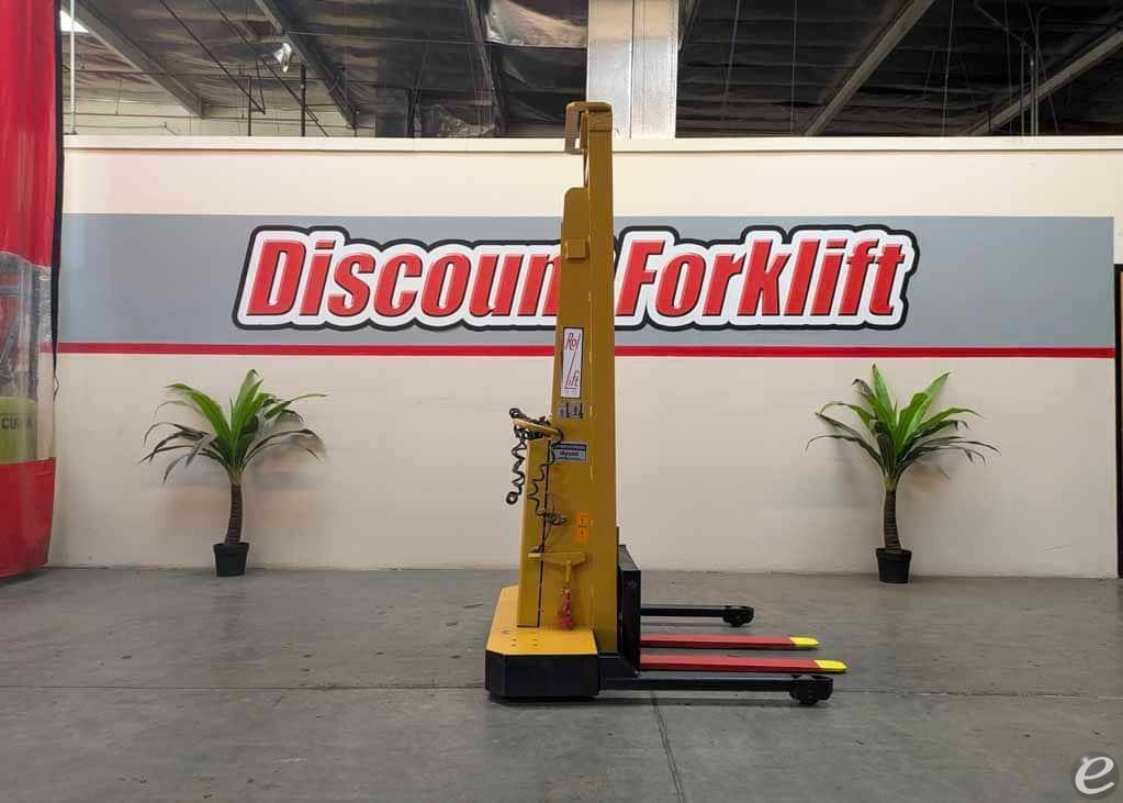  Rol-Lift 7520 Electric Forklift