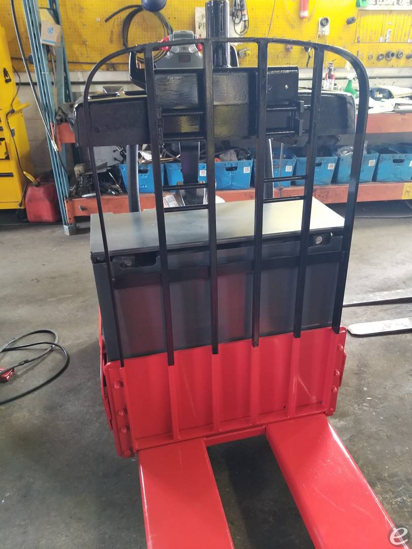 2017 Raymond 8410 Electric Forklift - 123Forklift