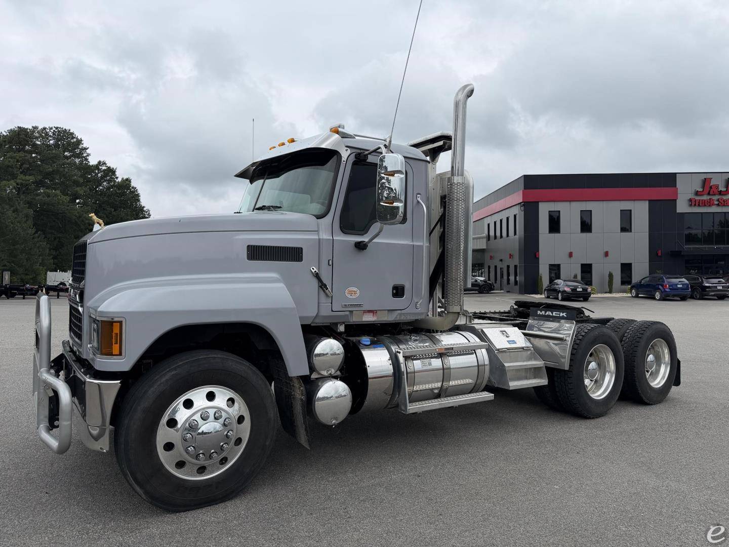 2025 Mack PINNACLE 64T