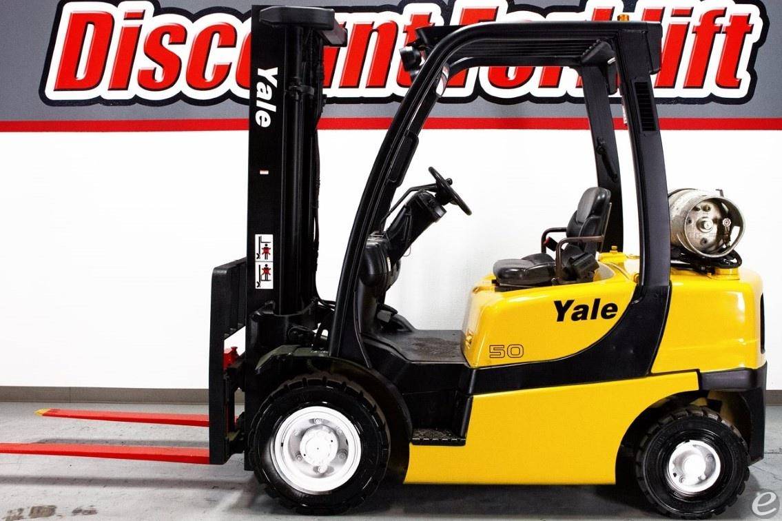 2011 Yale GLP050VXEUSE090 Pneumatic Tire Forklift - 123Forklift