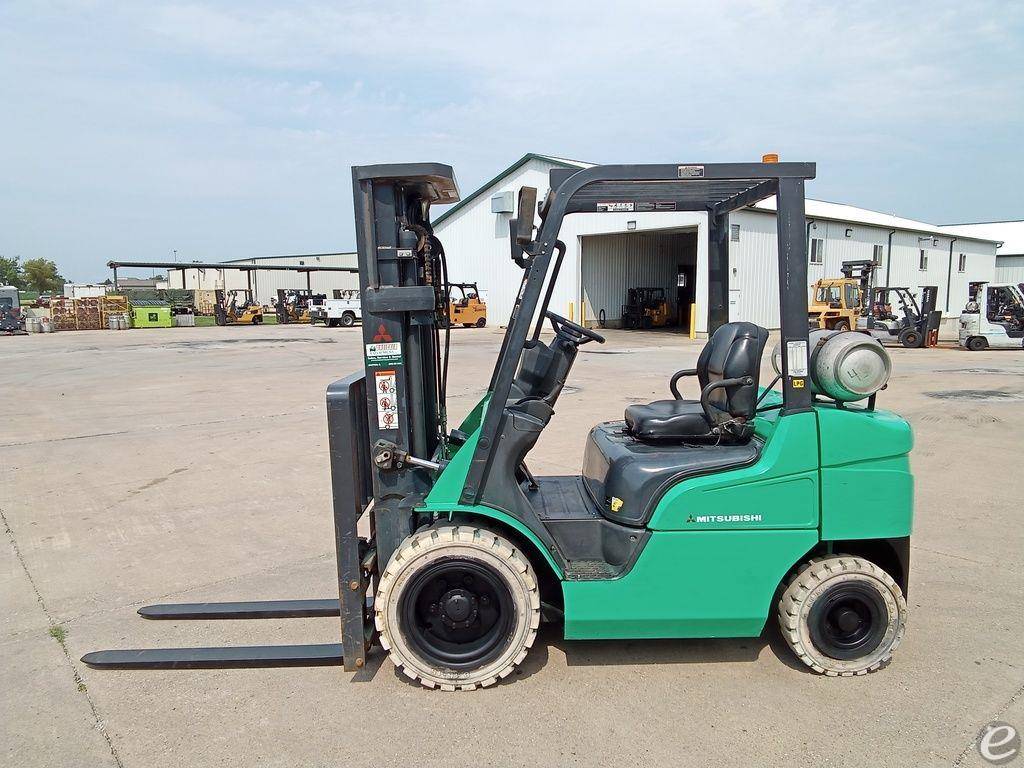 2017 Mitsubishi FG25N