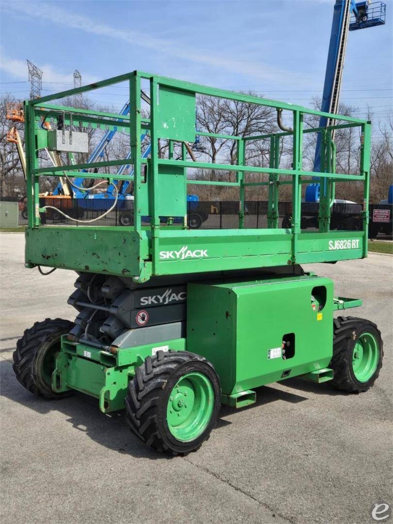 2016 Skyjack SJ6826RT Dual Fuel Scissor Lift - 123Forklift