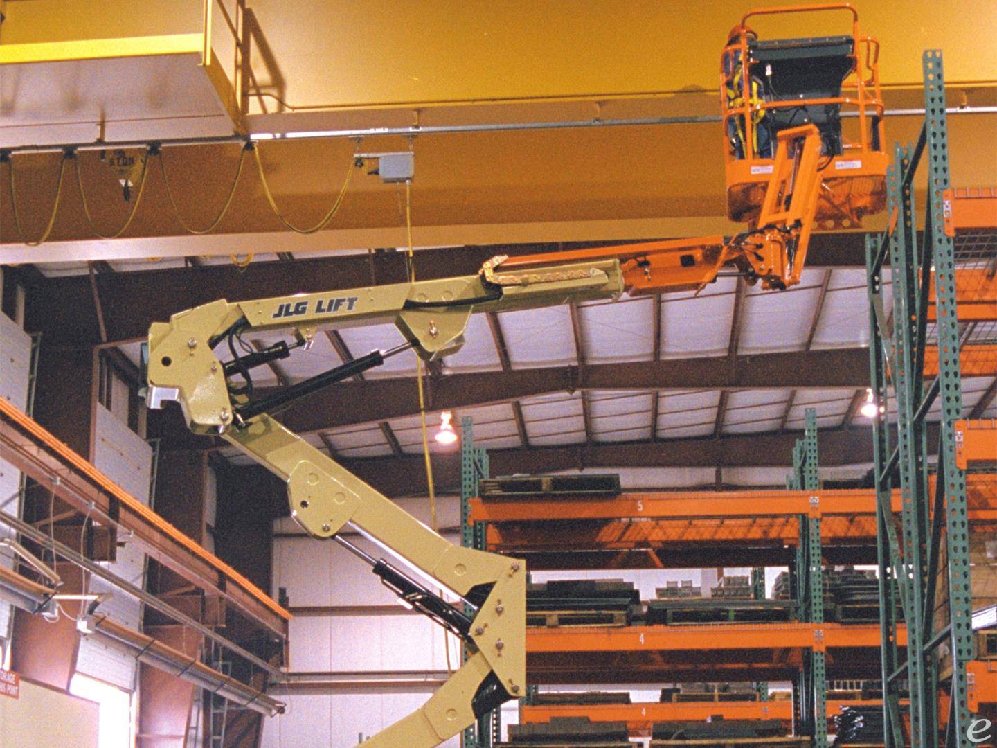 1900 JLG E400AJPN