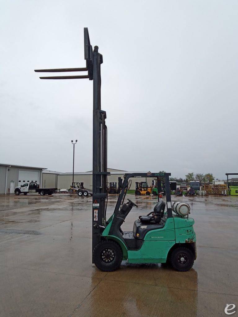 2020 Mitsubishi FG25N