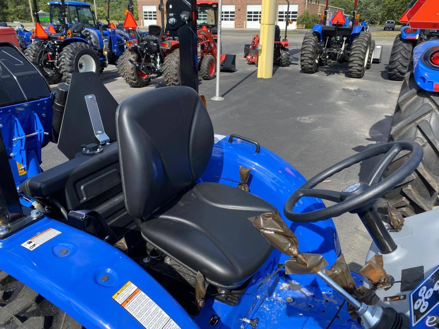 2025 New Holland WORKMASTER 25