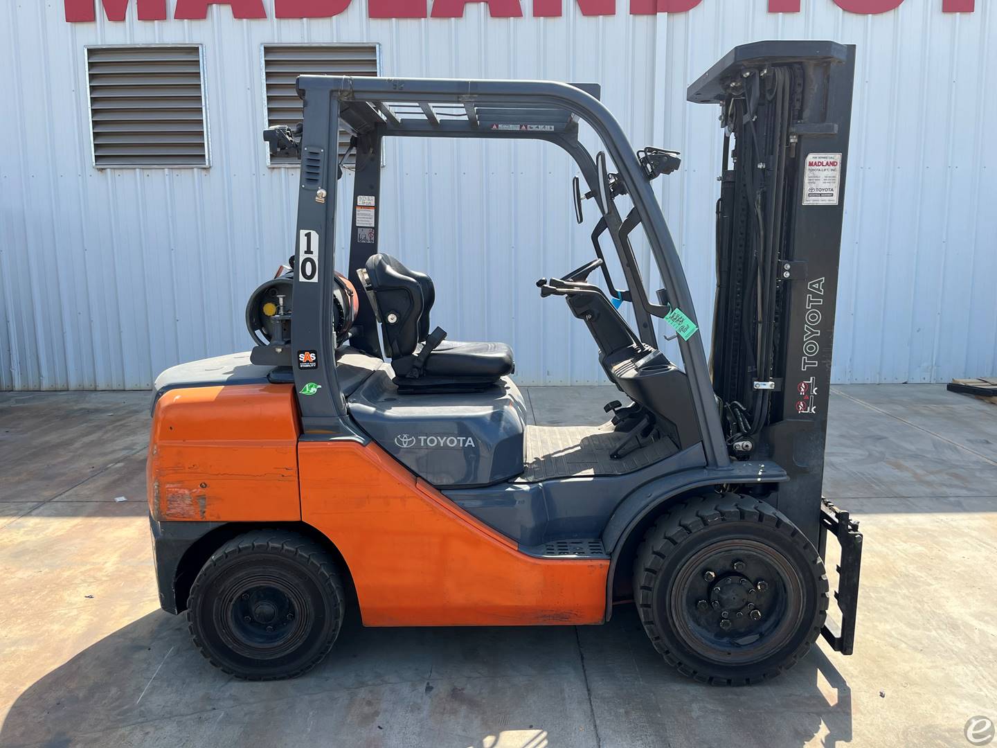 2018 Toyota 8FGCU30 LP Gas Forklift...