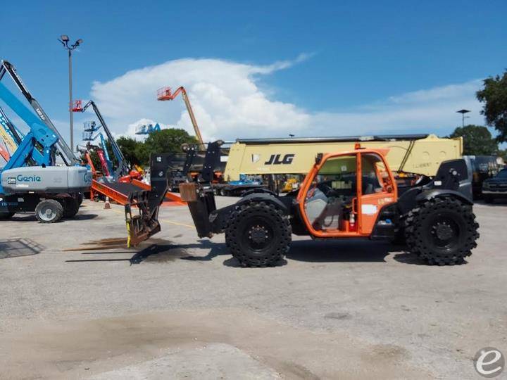 2017 JLG 1255