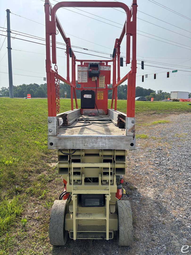 2005 JLG 2030ES