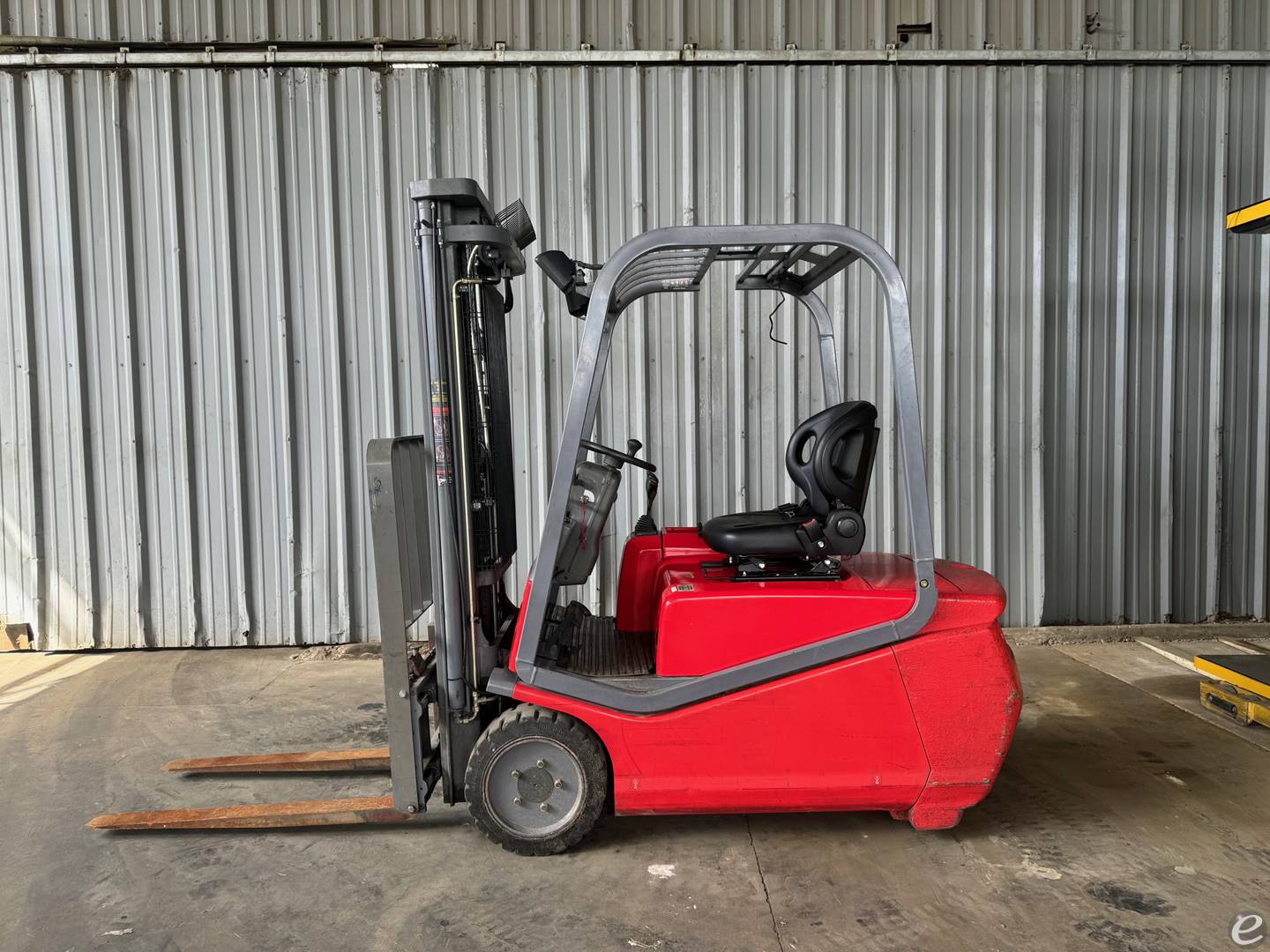 2002 Raymond RTW35 Electric Forklif...