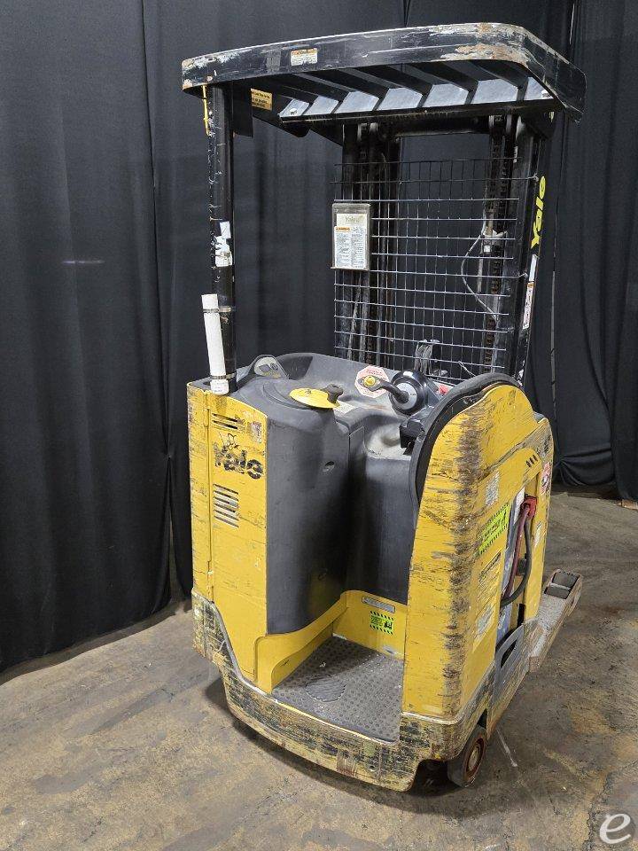 2016 Yale NR040DB