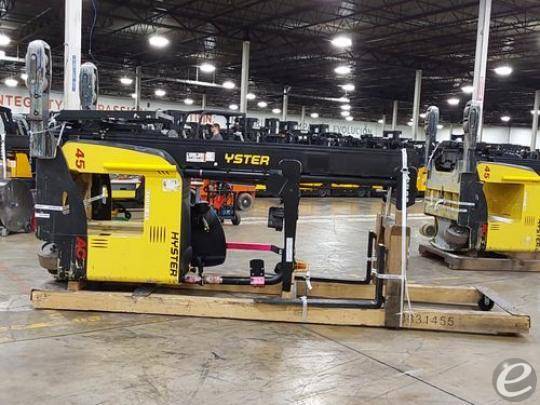 2017 Hyster N45ZR2-21.5 Electric Reach Truck - 123Forklift