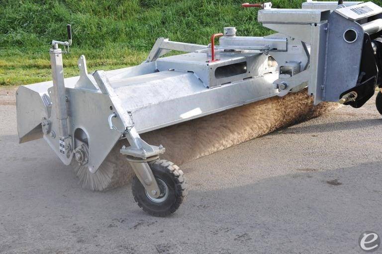 2025 Manitou 2 IN 1 SWEEPER