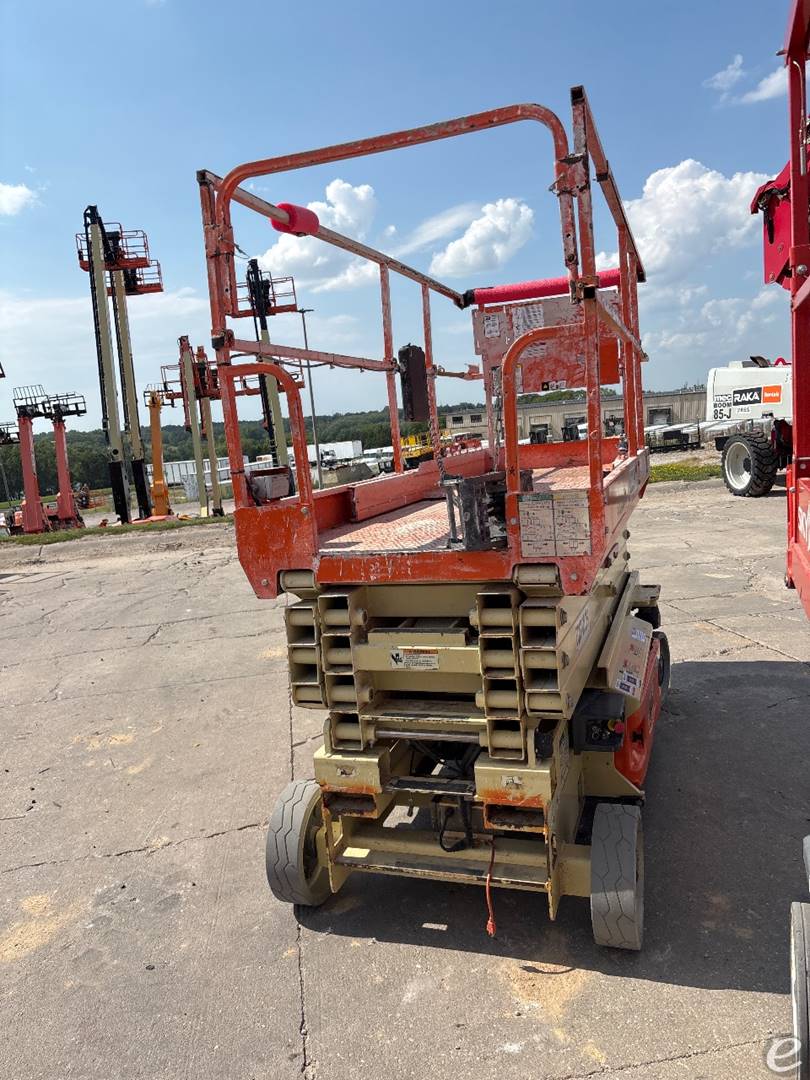 2019 JLG 3246ES