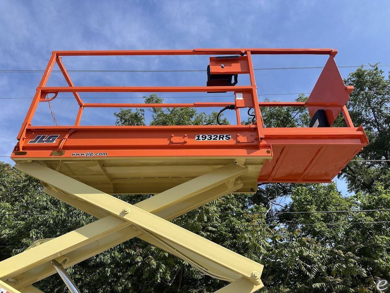 2015 JLG 1932RS