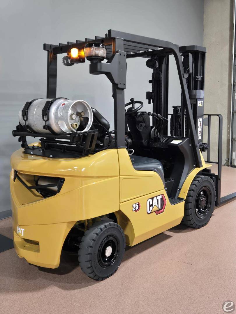 2020 Mitsubishi FG25N