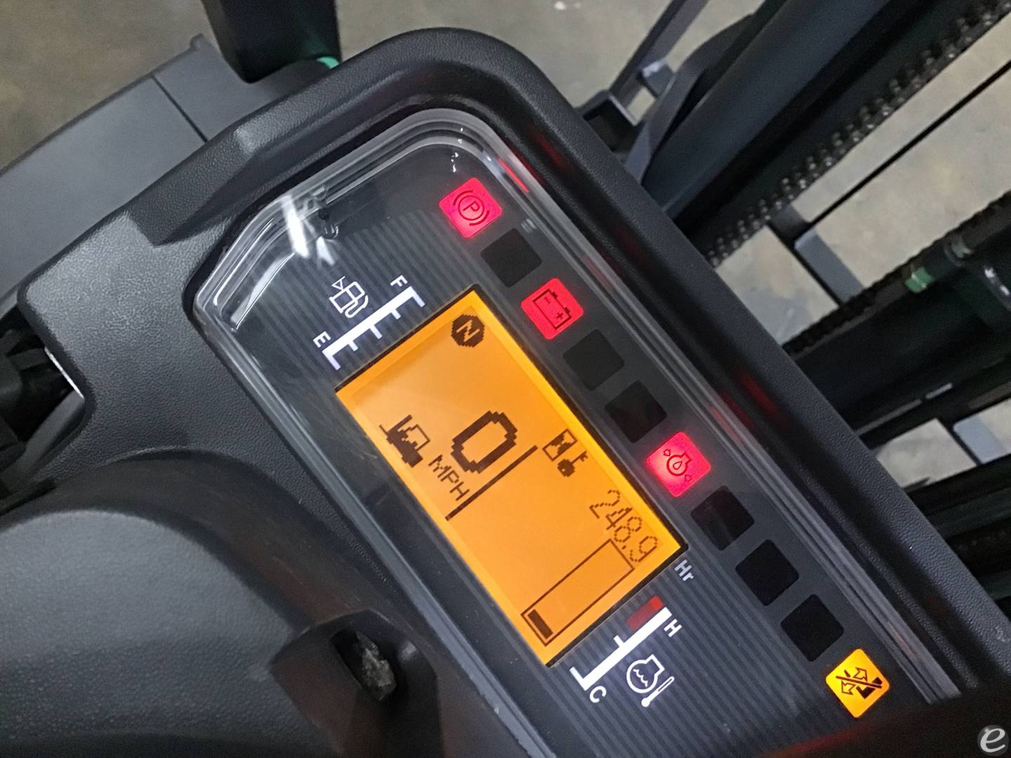2018 Mitsubishi FGC15N