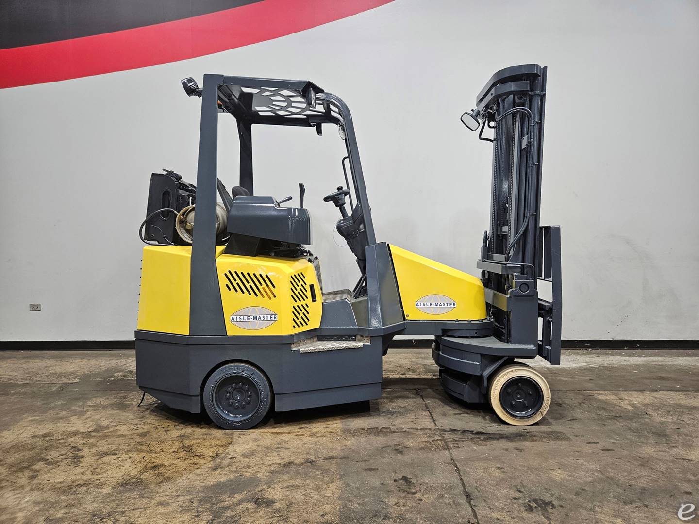 2015 Aisle-Master 44S