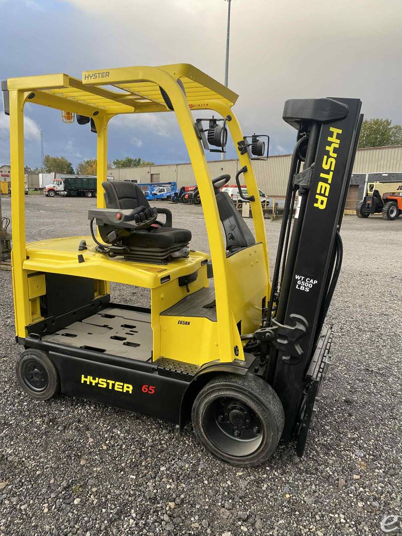 2016 Hyster E65XM