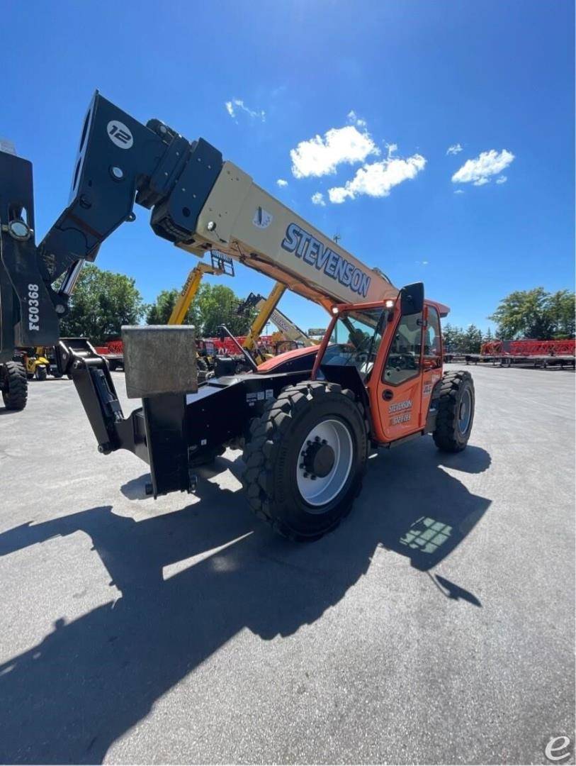 2022 JLG 1255
