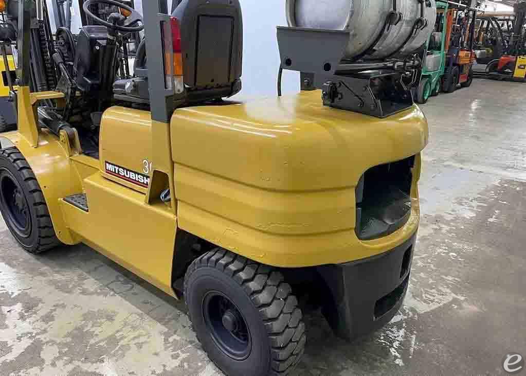 2000 Mitsubishi FG30 LP Gas Forklift - 123Forklift