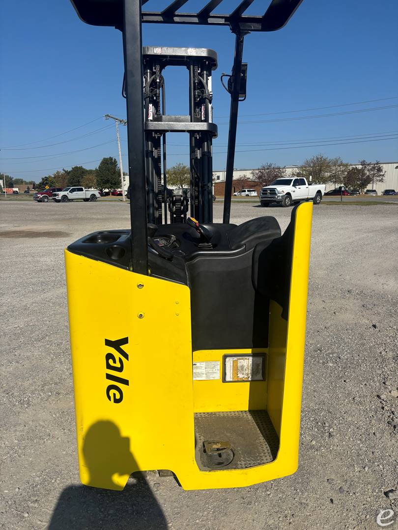 2013 Yale ESC035ACN36TE098