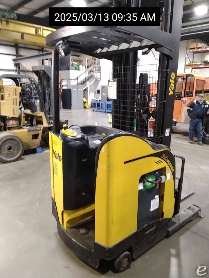 2017 Yale NR045EB